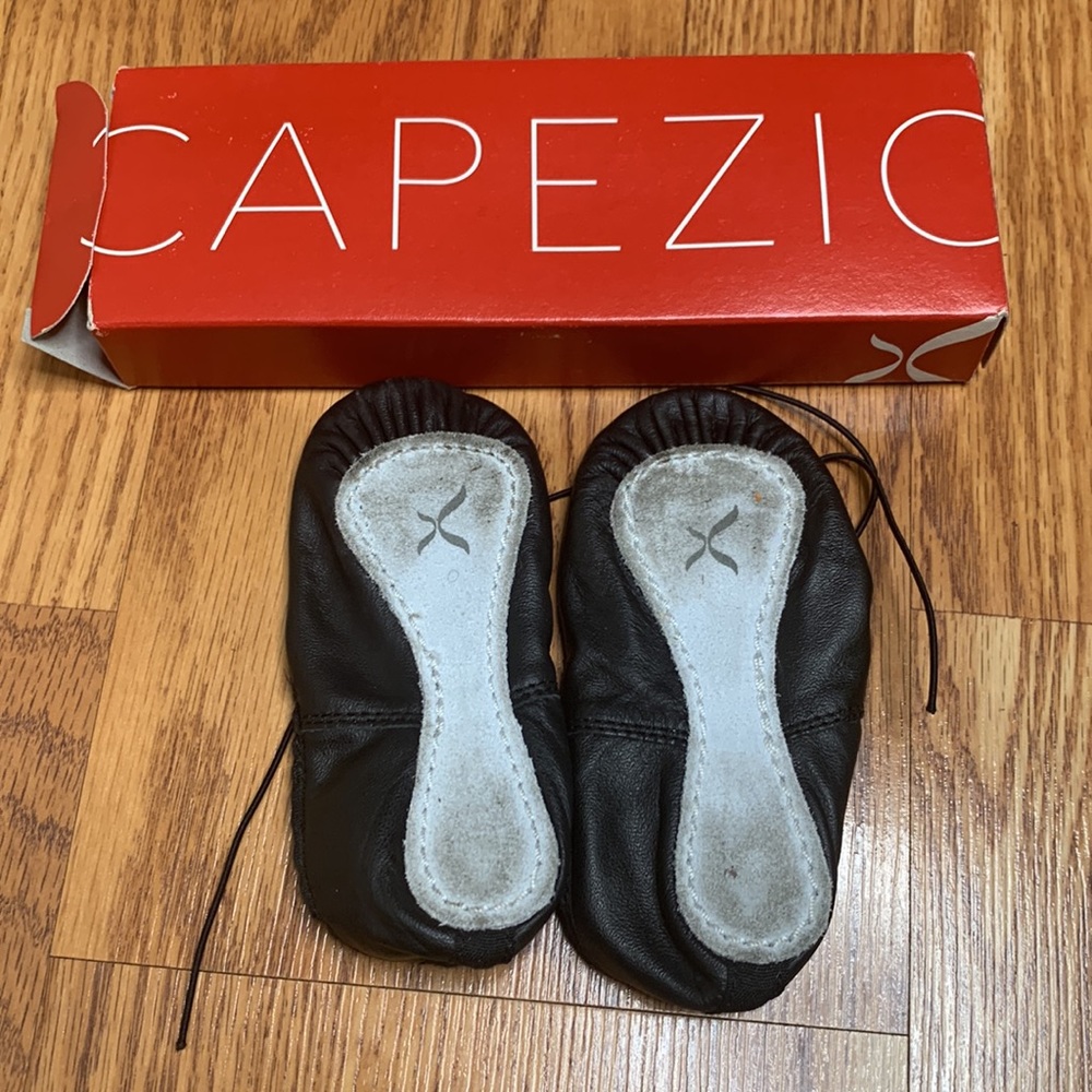 Girls 8.5M Ballet Shoes - Picture 4 of 4